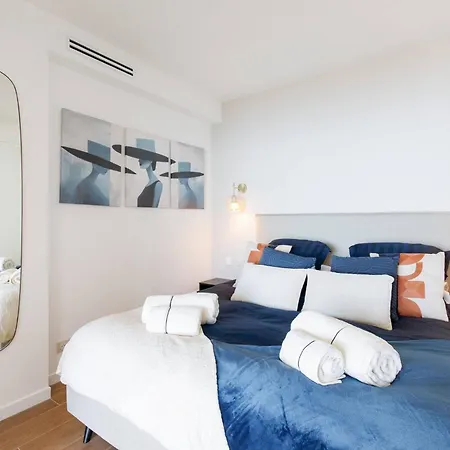 Les Pins Luxueuse Front De דירה *