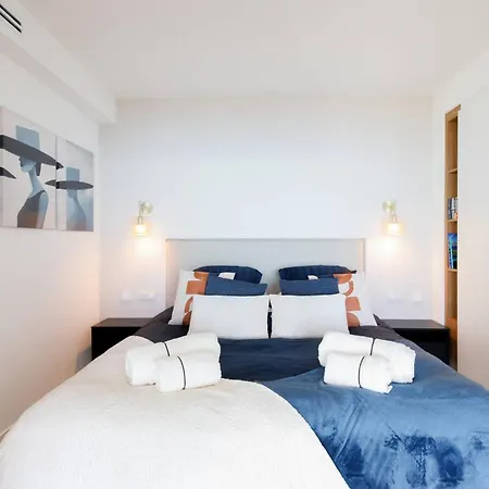 Les Pins Luxueuse Front De * جوان ليه باه