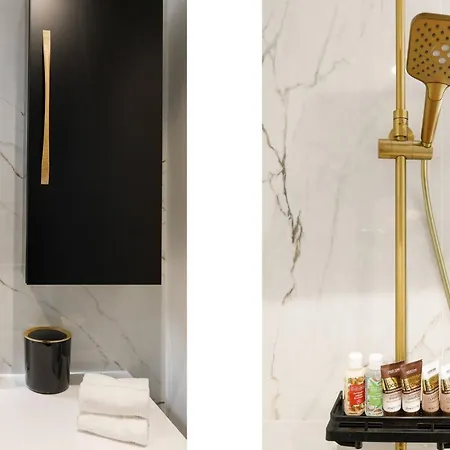 Les Pins Luxueuse Front De جوان ليه باه