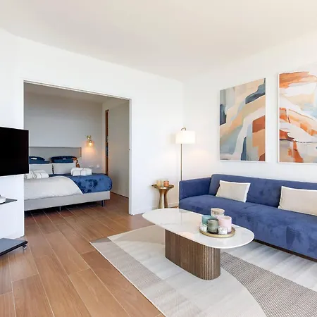 Les Pins Luxueuse Front De * جوان ليه باه